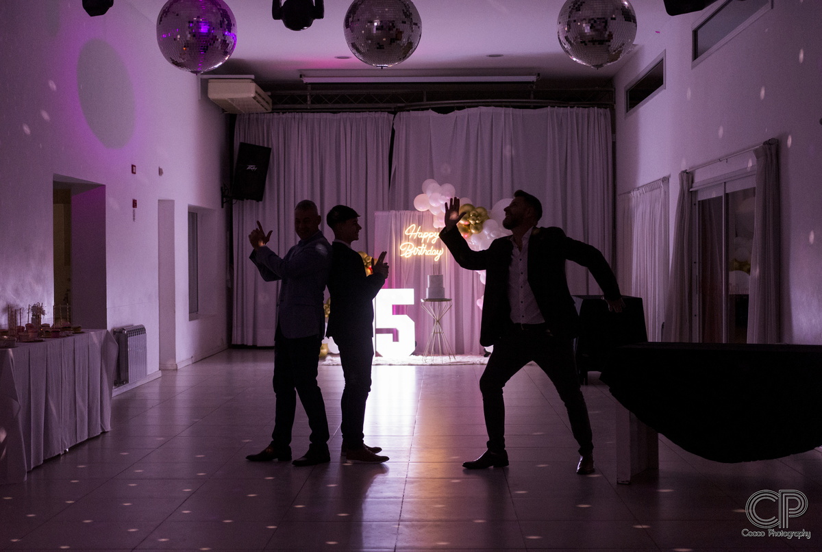 fotos de la fiesta de 15 años en rosario, fotógrafos de 15 años, salón de fiestas