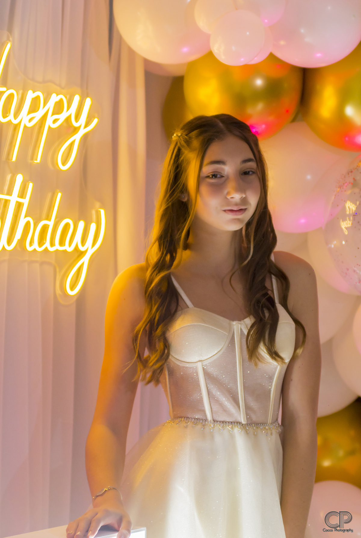 fotos de 15 años en el salón con luces y globos, fotógrafos de  15 años en rosario