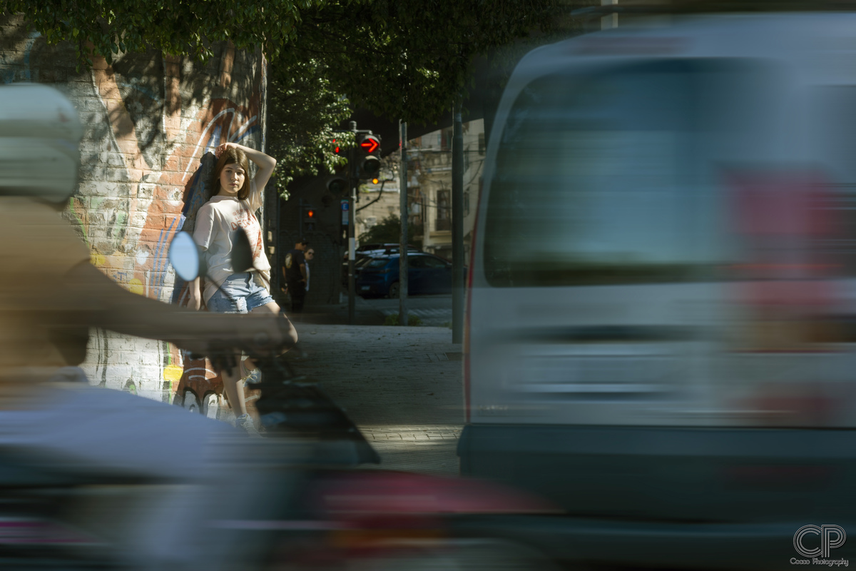 chica de 15 años en rosario de dia entre los autos