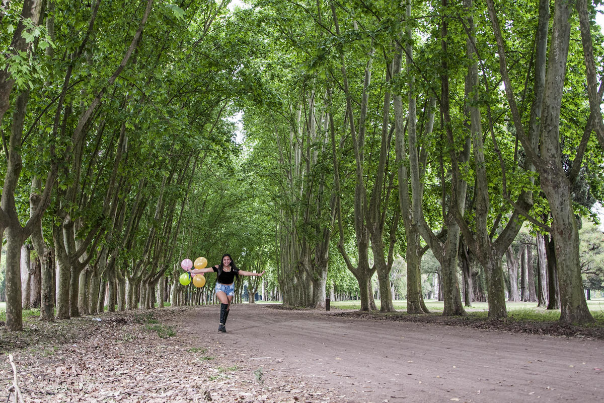 parque villarino sesion de 15 años, book de fotos quinceañeras al aire libre, ideas de fotos con globos,