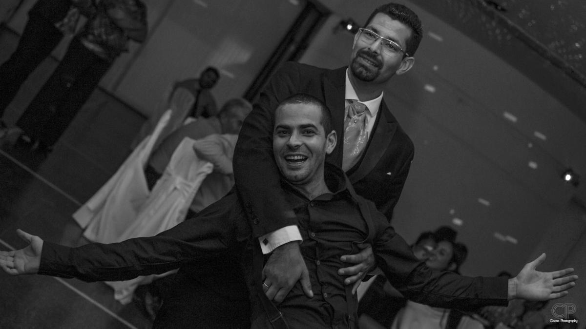 fotos de los novios en el Salón Punta Barranca, fiestas de día, fotógrafos en rosario, ideas para bodas, fotos naturales y divertidas de casamientos, fotos en el vals de novios