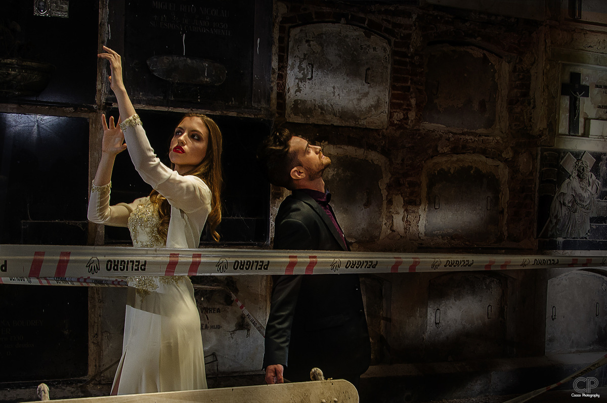 Belén+Navier E-Session.
Classic Bridge, Dark and Gothic Wedding Session
Cuando te atreves y realizas lo impensable, cuando eres irreverente y consigues lo que quieres..!!
Tu defines tus límites..!!
Lugar del Evento:  Cementerio El Salvador.