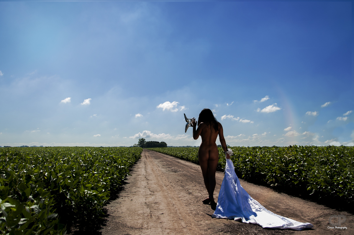 fotos diferentes, ideas para fotos de la novia, ideas novias, fotógrafos en rosario, fotos naturales al aire libre, fotos con el vestido de novias