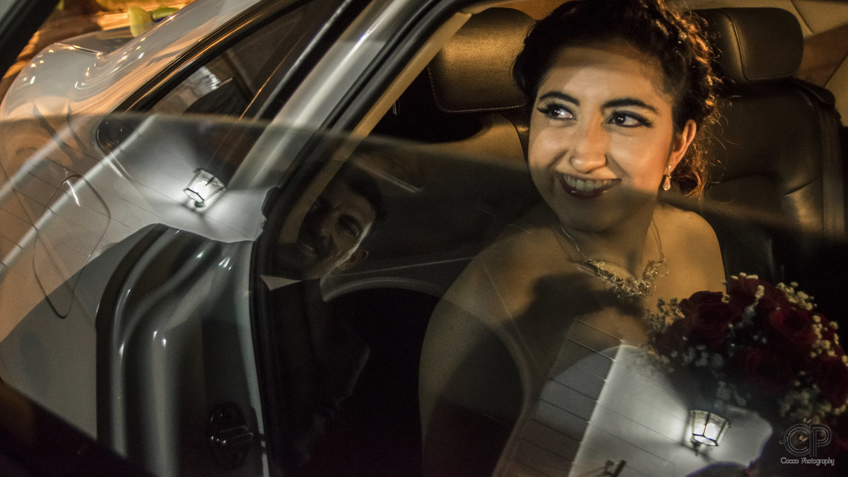 fotos de los novios en el auto, preparativos de la boda, ceremonia, sesión de fotos en rosario, sesiones naturales, book de novios, fiesta de bodas, vestido de novia, novias en rosario, fotografía de bodas, sesión previa, bodas fotógrafos en rosario