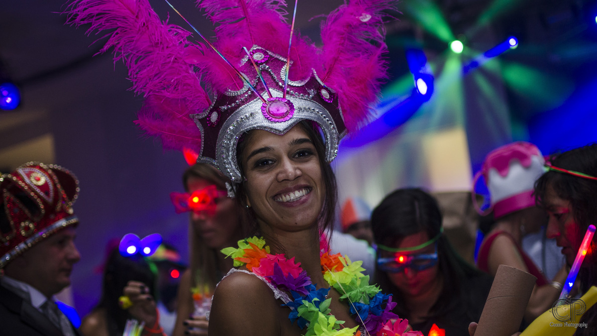 fiestas divertidas de bodas, fotógrafos en rosario, ideas para bodas, fotos naturales y divertidas de casamientos, fotos en el vals de novios