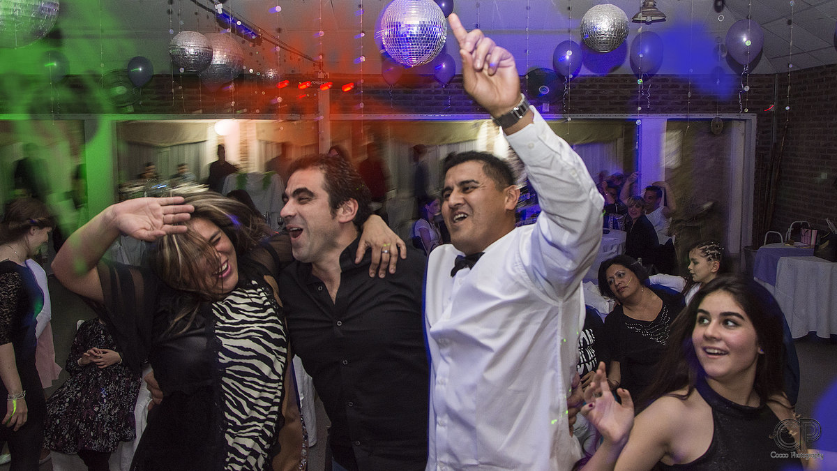 fotos en la fiesta con amigas, 15 años en rosario, book de 15, meikap 15 años, fotos de 15, fiesta, vestido de 15, cumpleaños de 15, book en rosario, mis 15, ideas para mis 15, sesión previa, sesión de fotos 15 años, zapatos, peinado para 15