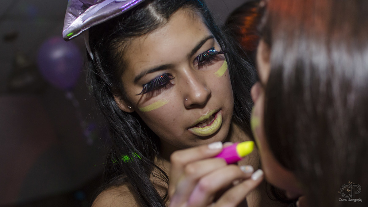 fotos en la fiesta con amigas, 15 años en rosario, book de 15, meikap 15 años, fotos de 15, fiesta, vestido de 15, cumpleaños de 15, book en rosario, mis 15, ideas para mis 15, sesión previa, sesión de fotos 15 años, zapatos, peinado para 15