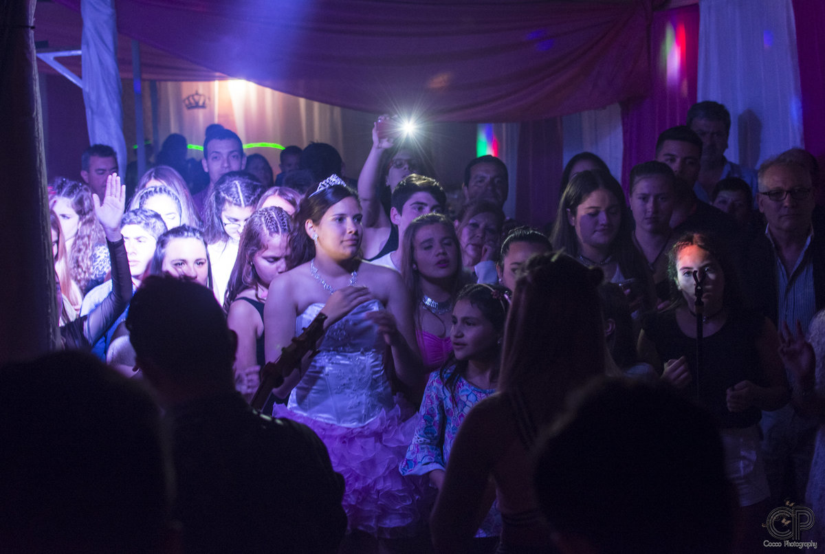 Outfits 15 años, Book 15 años, fotos 15 años, book 15 años en rosario, fiesta de 15, zapatos, rosario, fiesta de 15, fotos de 15, fotos urbanas, sesión  de fotos, fotos previas, ideas para 15