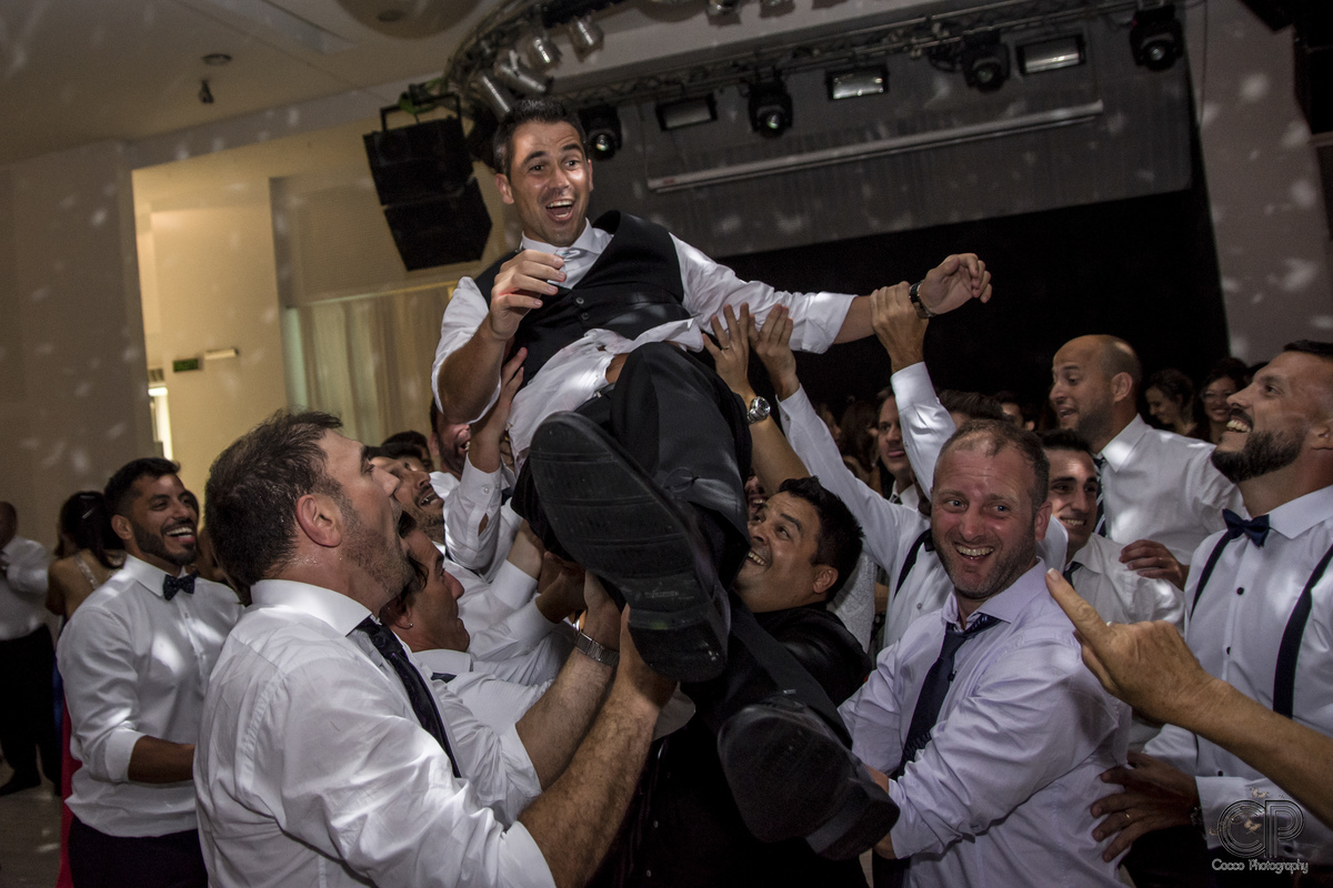 fotos de bodas en la fiesta, amigos de los novios, bodas en rosario, fotos en la fiesta