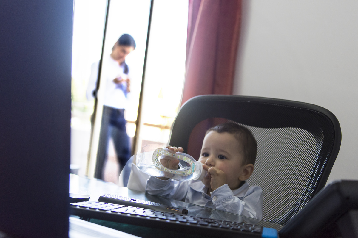 Ahora jugando en la Oficina de Papá, Parque Urquiza, niños, fotos en rosario, sesiones naturales