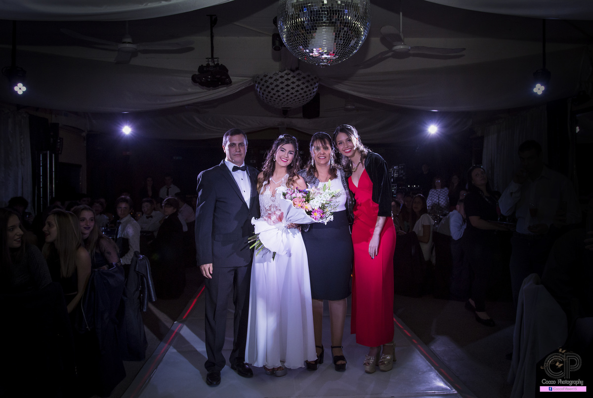 foto familiar en el salón, mis 15 años, fiesta de 15 años, noche soñada, book de 15