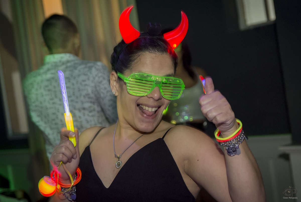 fiesta de 15 años, cotillón para invitados, familia, fotos divertidas de 15 años, fotos en el salón de fiestas