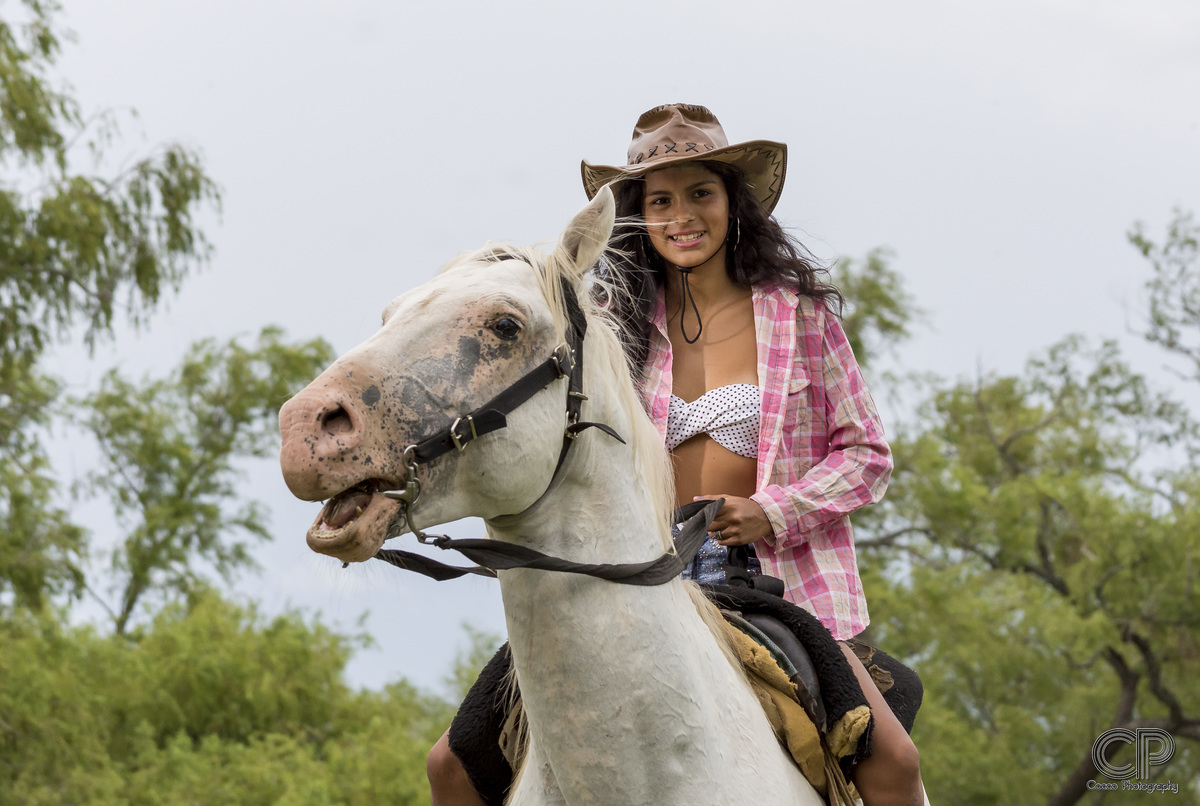 fotos de 15 años con caballos en las islas del rió paraná, fotos al aire libre montada a caballo, 15 años en rosario, santa fe