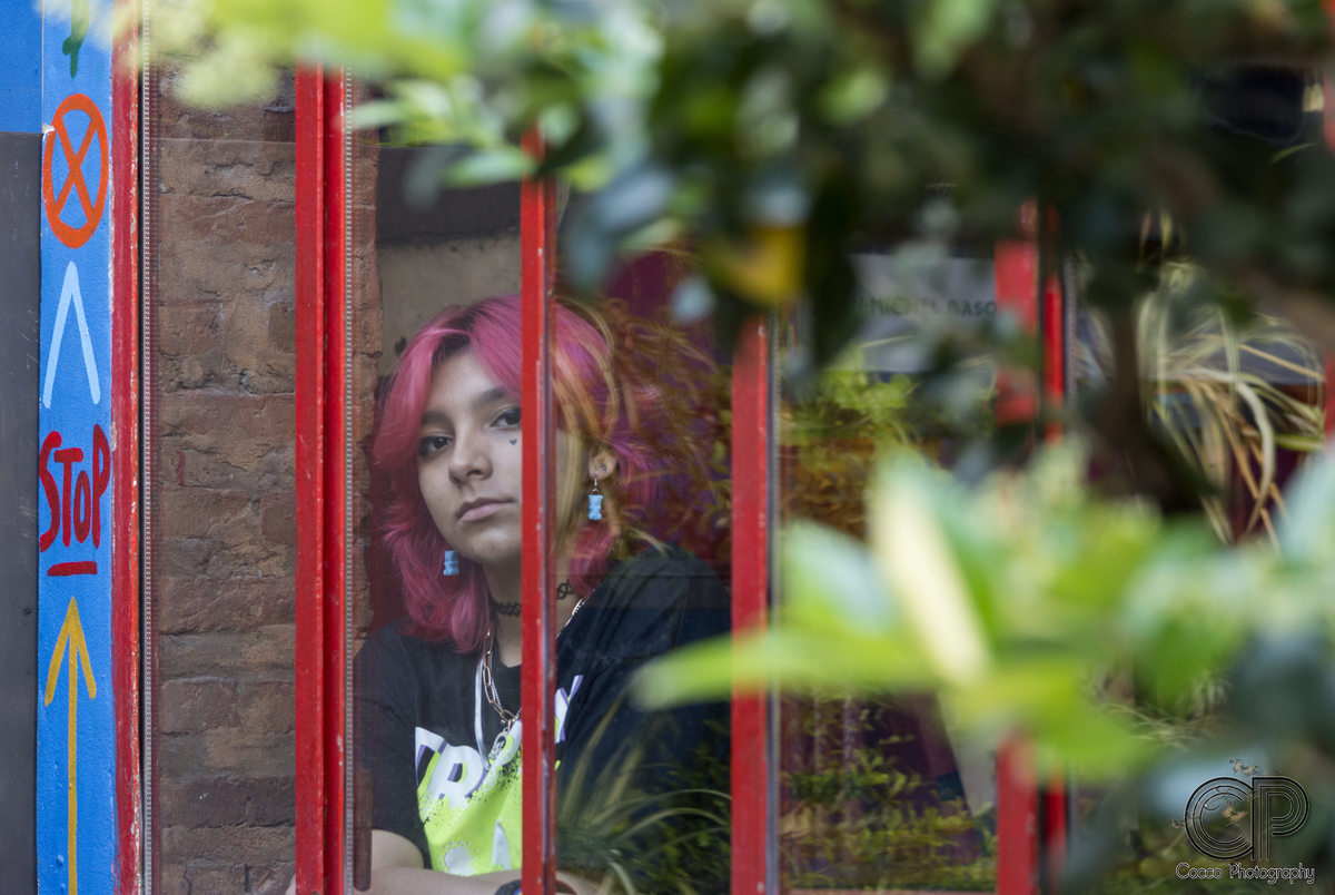 ideas de fotos para book de 15 años en un bar de rosario, 