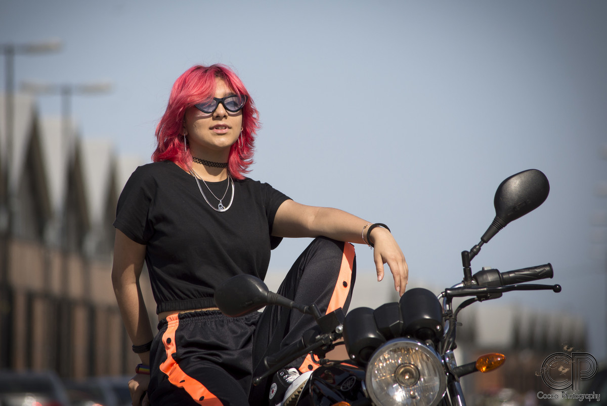 fotografos de 15 años en rosario, fotos de 15 años en moto, Sesión de Fotos de 15 Años Modernas Sesión de Fotos de 15 Años Casual, Fotos de 15 Años Exteriores