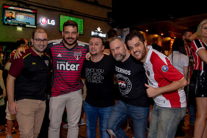 Evento de Confratrinização dos torcedores do SPFC - muita comemoração
