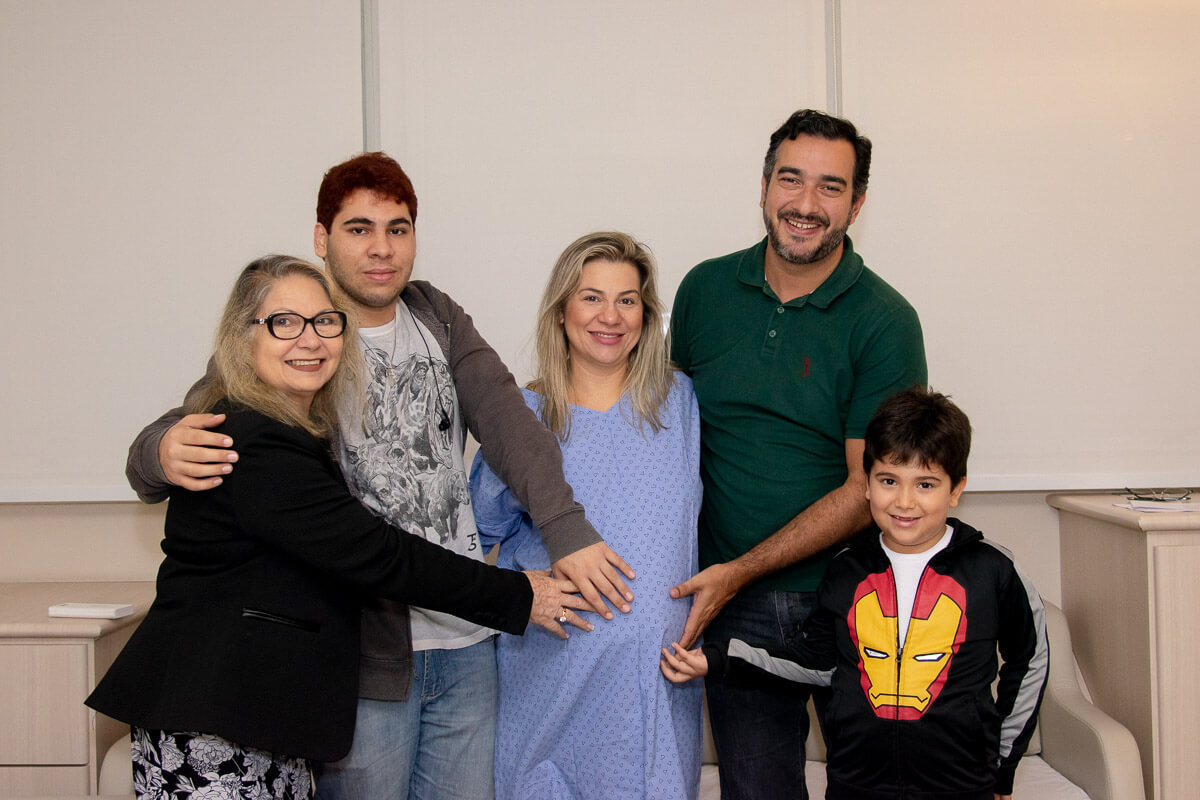 Fotografia documental de parto / Fotografa de parto - Família reunida antes do parto