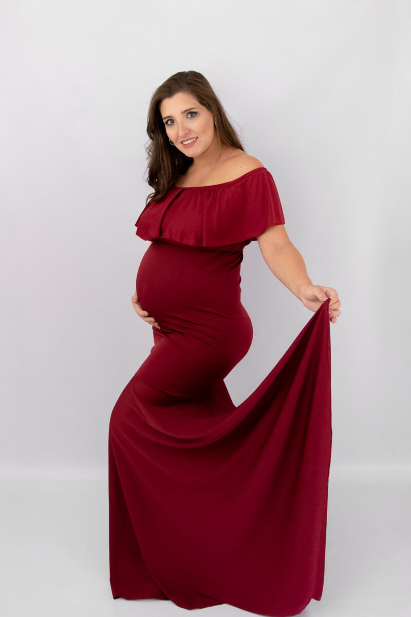 Linda demais com vestido de sereia no ensaio de gestante