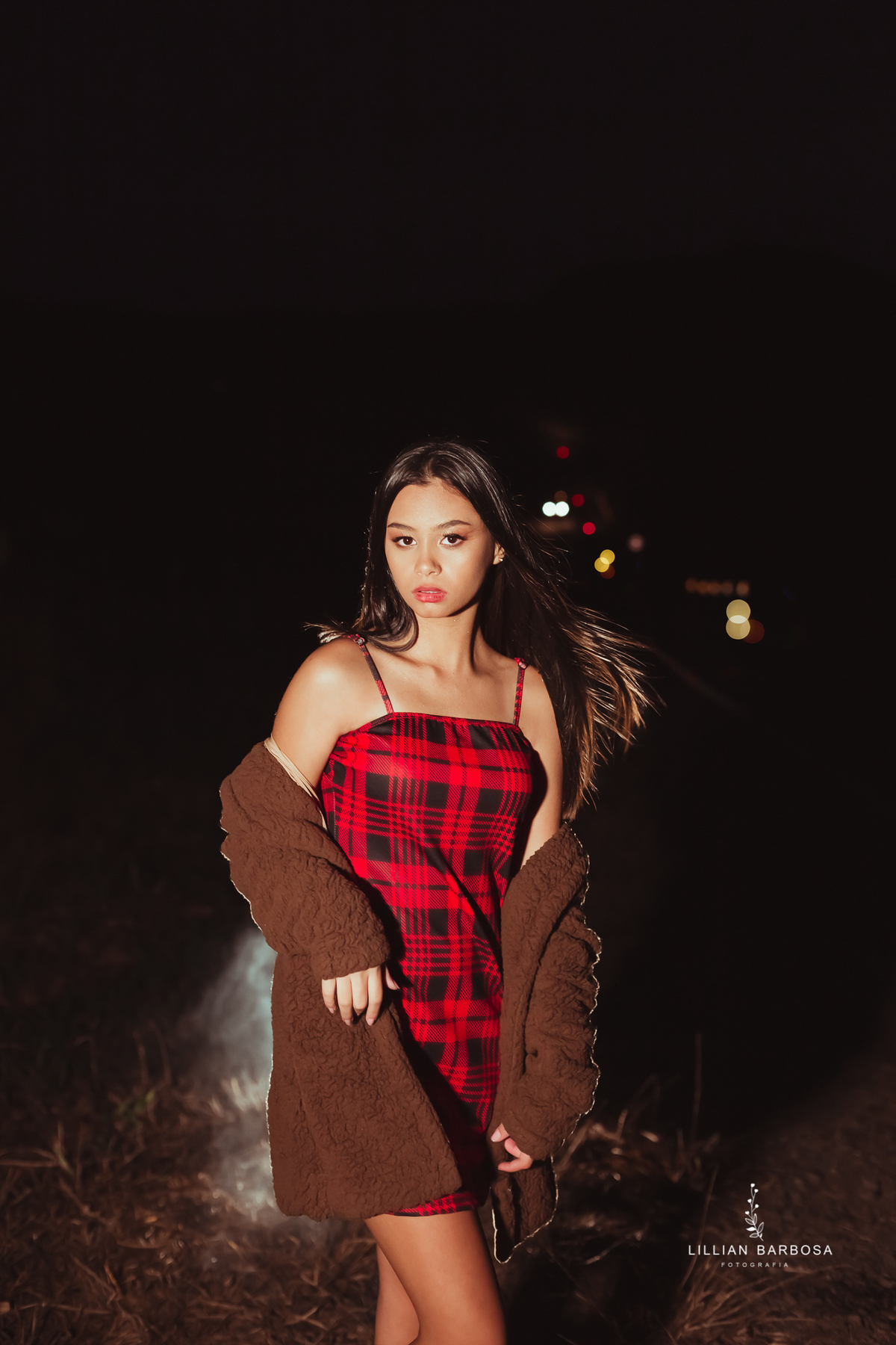 ensaio-de-15-anos-book-de-15-anos-vestido-vermelho-xadrez-teddy-marrom-serra-do-rio-do-rastro-mirante-do-doze-fotógrafa-de-santa-catarina-fotógrafos-de-santa-catarina-fotógrafa-de-lauro-muller-fotógrafos-de-lauro-muller-fotógrafa-de-15-anos-fifteen
