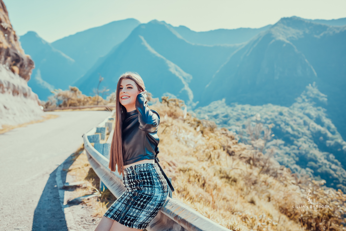 ensaio-de-15-anos-serra-do-rio-do-rastro-mirante-do-doze-balanço-cropped-de-couro-saia-xadrez-fotógrafa-de-santa-catarina-fotógrafos-de-santa-catarina-fotógrafa-de-lauro-muller-fotógrafos-de-lauro-muller-fotógrafa-de-15-anos