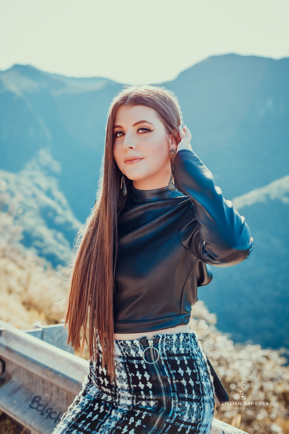 ensaio-de-15-anos-serra-do-rio-do-rastro-mirante-do-doze-balanço-cropped-de-couro-saia-xadrez-fotógrafa-de-santa-catarina-fotógrafos-de-santa-catarina-fotógrafa-de-lauro-muller-fotógrafos-de-lauro-muller-fotógrafa-de-15-anos