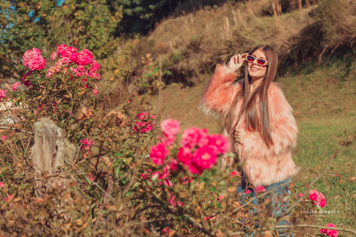 ensaio-de-15-anos-serra-do-rio-do-rastro-mirante-do-doze-bom-jardim-da-serra-casaco-de-pele-rosa-óculos-fotógrafa-de-santa-catarina-fotógrafos-de-santa-catarina-fotógrafa-de-lauro-muller-fotógrafos-de-lauro-muller-fotógrafa-de-15-anos