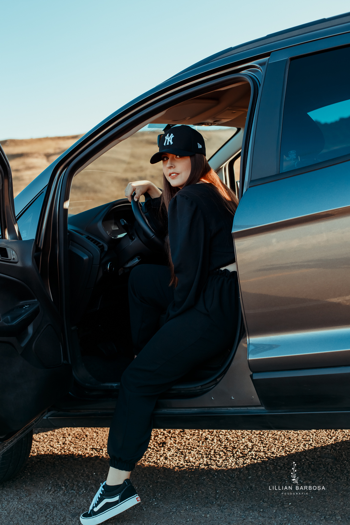 ensaio-de-15-anos-serra-do-rio-do-rastro-mirante-do-doze-bom-jardim-da-serra-snowvalley-blusa-preta-boné-carro-fotógrafa-de-santa-catarina-fotógrafos-de-santa-catarina-fotógrafa-de-lauro-muller-fotógrafos-de-lauro-muller-fotógrafa-de-15-anos