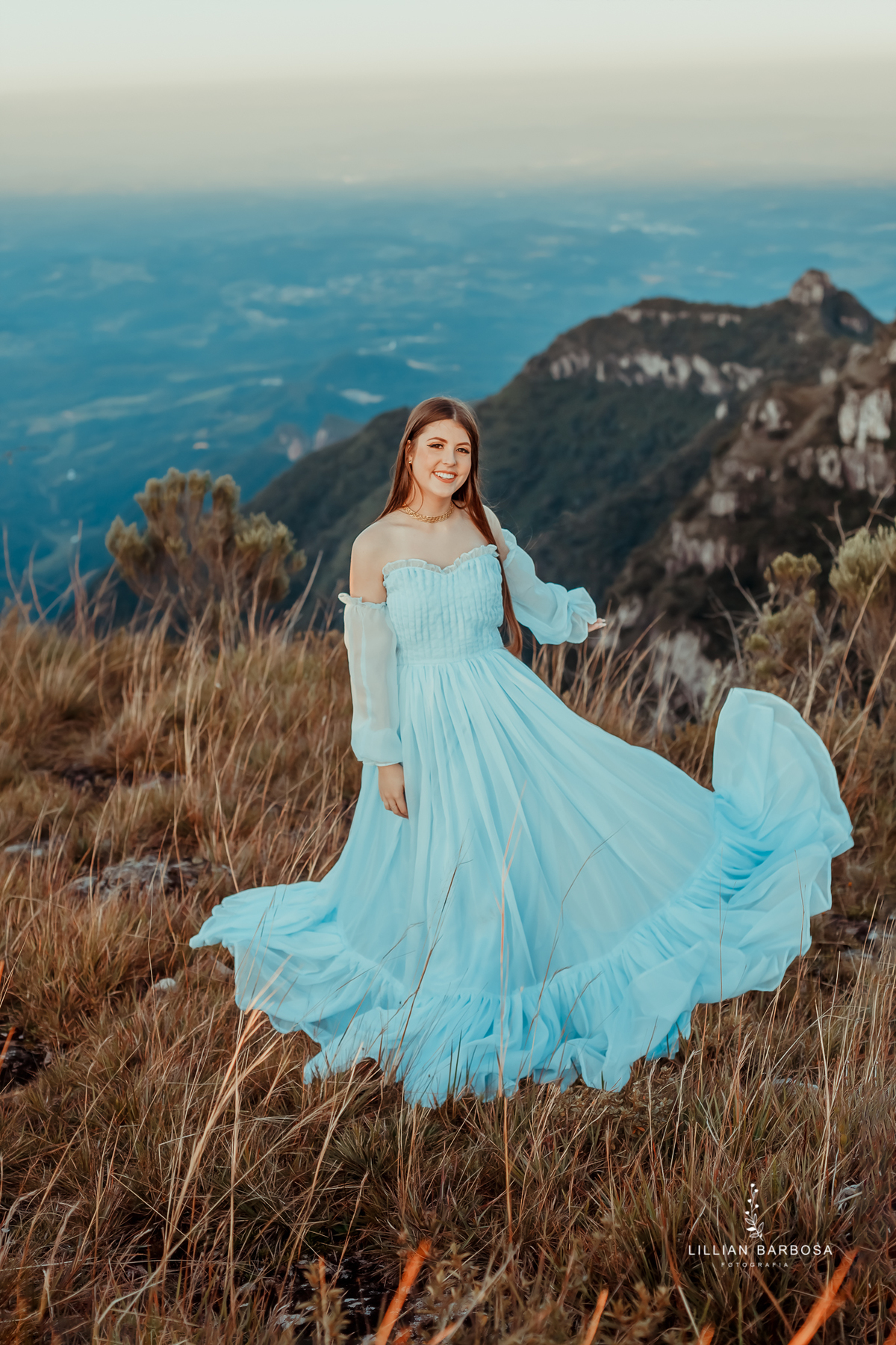 ensaio-de-15-anos-serra-do-rio-do-rastro-mirante-do-doze-bom-jardim-da-serra-snowvalley-vestido-azul-fotógrafa-de-santa-catarina-fotógrafos-de-santa-catarina-fotógrafa-de-lauro-muller-fotógrafos-de-lauro-muller-fotógrafa-de-15-anos