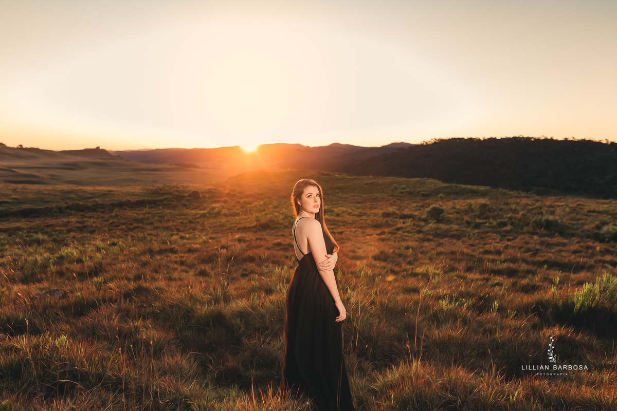 ensaio-de-15-anos-serra-do-rio-do-rastro-mirante-do-doze-bom-jardim-da-serra-snowvalley-vestido-preto-fotógrafa-de-santa-catarina-fotógrafos-de-santa-catarina-fotógrafa-de-lauro-muller-fotógrafos-de-lauro-muller-fotógrafa-de-15-anos