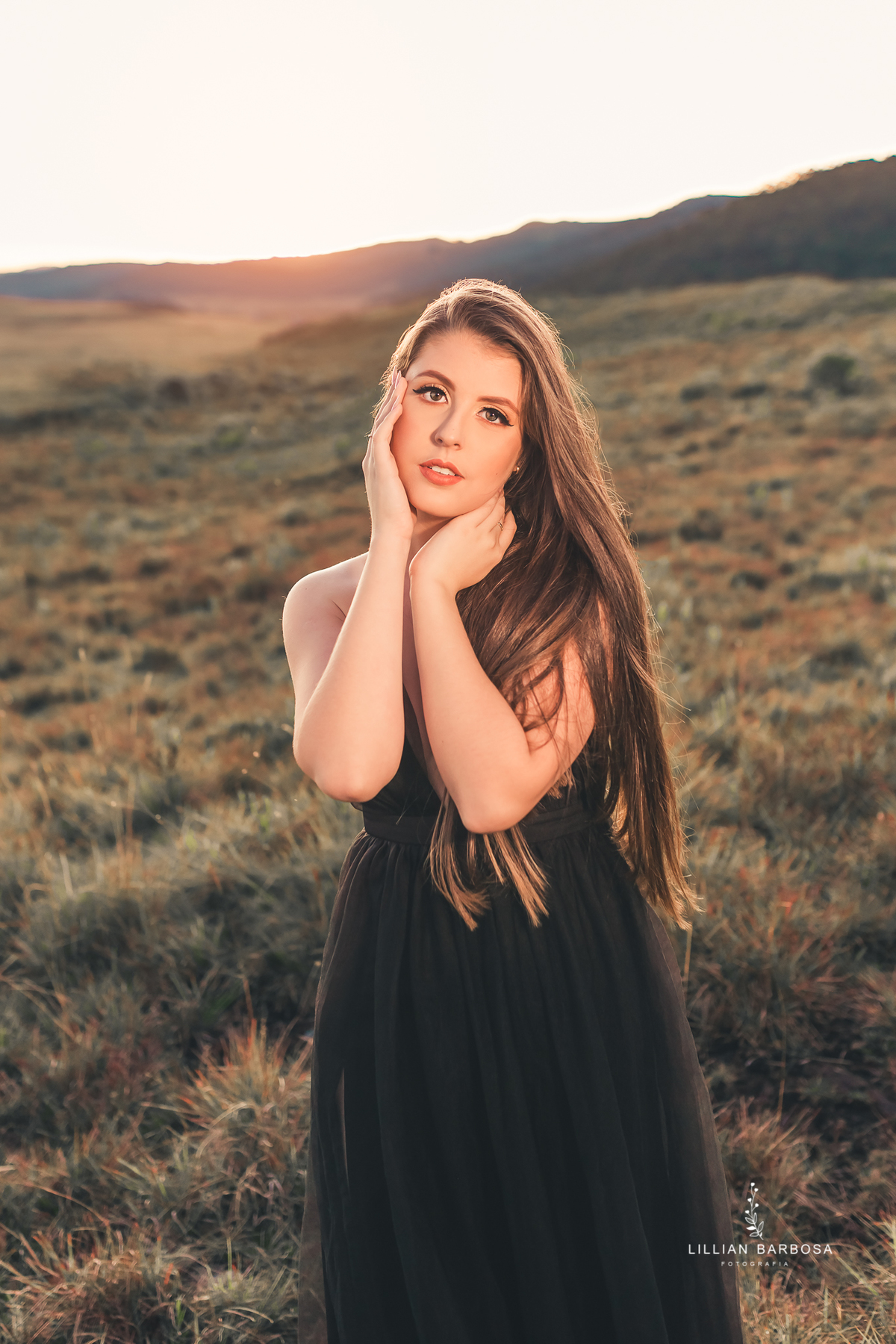 ensaio-de-15-anos-serra-do-rio-do-rastro-mirante-do-doze-bom-jardim-da-serra-snowvalley-vestido-preto-fotógrafa-de-santa-catarina-fotógrafos-de-santa-catarina-fotógrafa-de-lauro-muller-fotógrafos-de-lauro-muller-fotógrafa-de-15-anos