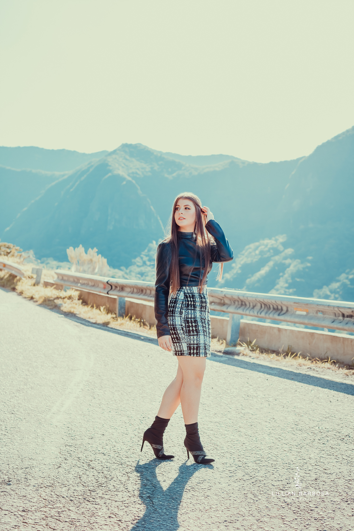 ensaio-de-15-anos-serra-do-rio-do-rastro-mirante-do-doze-balanço-cropped-de-couro-saia-xadrez-fotógrafa-de-santa-catarina-fotógrafos-de-santa-catarina-fotógrafa-de-lauro-muller-fotógrafos-de-lauro-muller-fotógrafa-de-15-anos