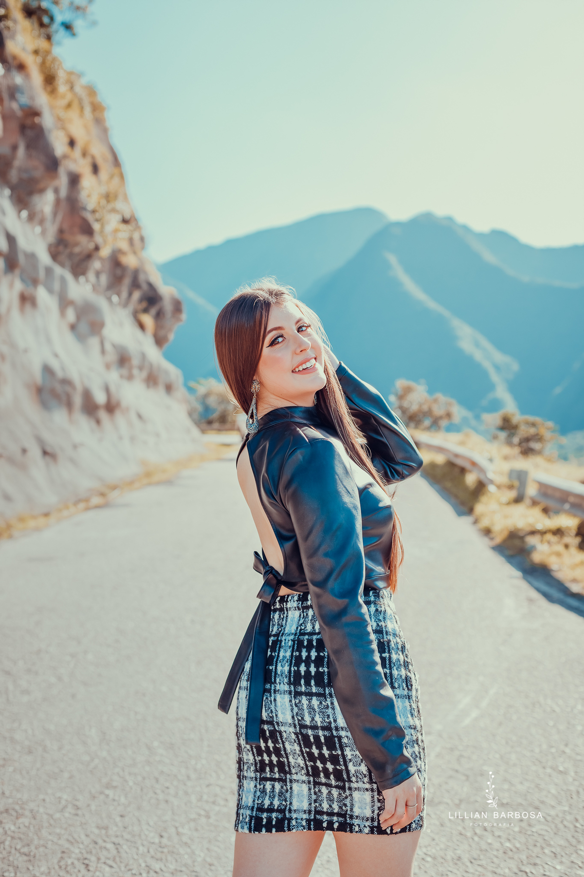 ensaio-de-15-anos-serra-do-rio-do-rastro-mirante-do-doze-balanço-cropped-de-couro-saia-xadrez-fotógrafa-de-santa-catarina-fotógrafos-de-santa-catarina-fotógrafa-de-lauro-muller-fotógrafos-de-lauro-muller-fotógrafa-de-15-anos