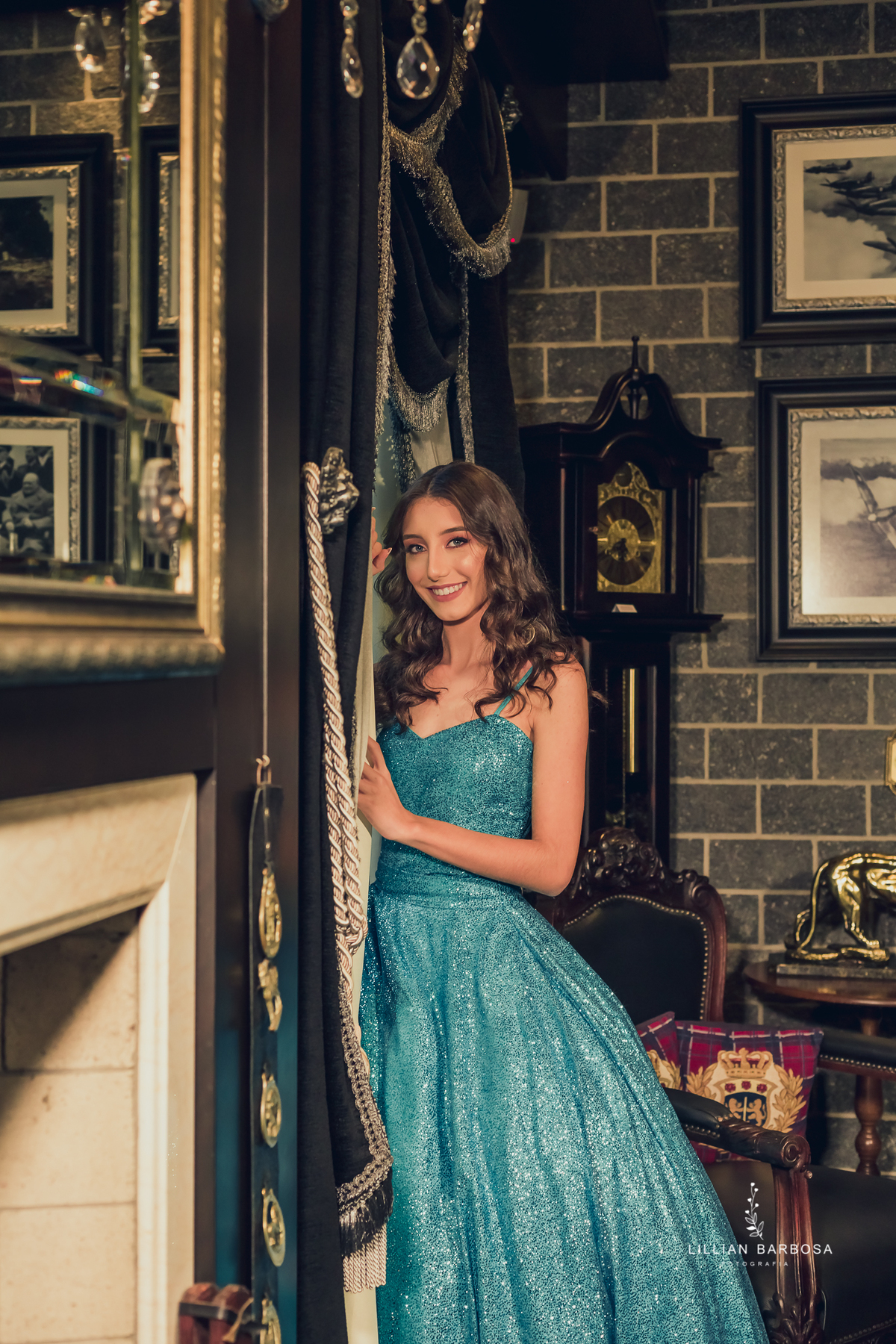 ensaio-de-15-anos-castelo-britanico-castelo-castelo-em-santa-catarina-vestido-azul-fotógrafa-de-santa-catarina-fotógrafos-de-santa-catarina-fotógrafa-de-lauro-muller-fotógrafos-de-lauro-muller-fotógrafa-de-15-anos-book-de-15-anos