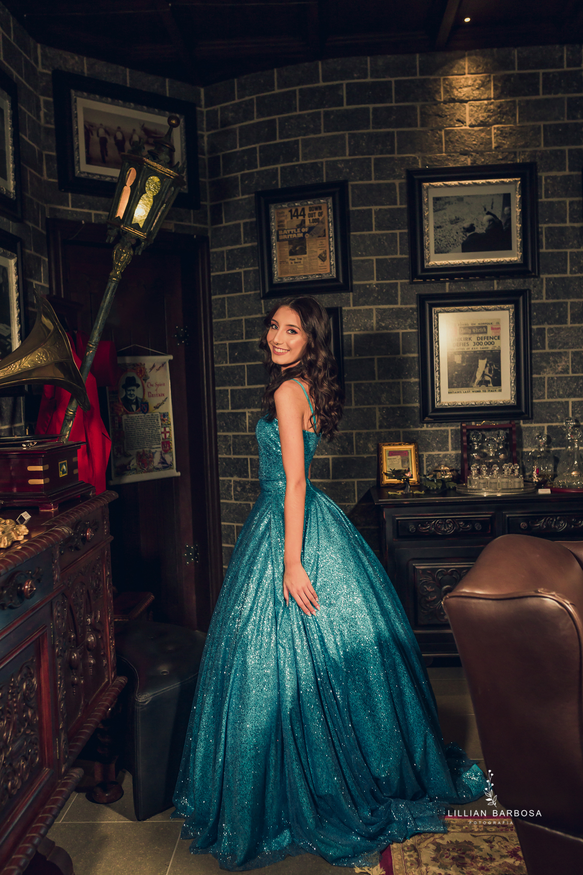 ensaio-de-15-anos-castelo-britanico-castelo-castelo-em-santa-catarina-vestido-azul-fotógrafa-de-santa-catarina-fotógrafos-de-santa-catarina-fotógrafa-de-lauro-muller-fotógrafos-de-lauro-muller-fotógrafa-de-15-anos-book-de-15-anos