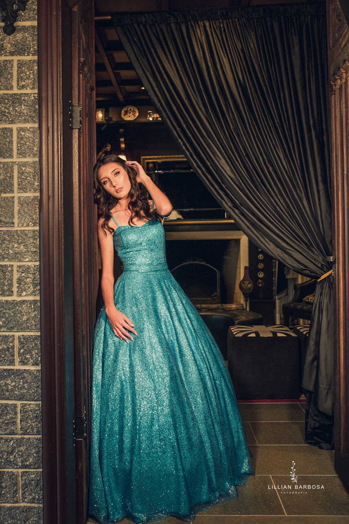 ensaio-de-15-anos-castelo-britanico-castelo-castelo-em-santa-catarina-vestido-azul-fotógrafa-de-santa-catarina-fotógrafos-de-santa-catarina-fotógrafa-de-lauro-muller-fotógrafos-de-lauro-muller-fotógrafa-de-15-anos-book-de-15-anos