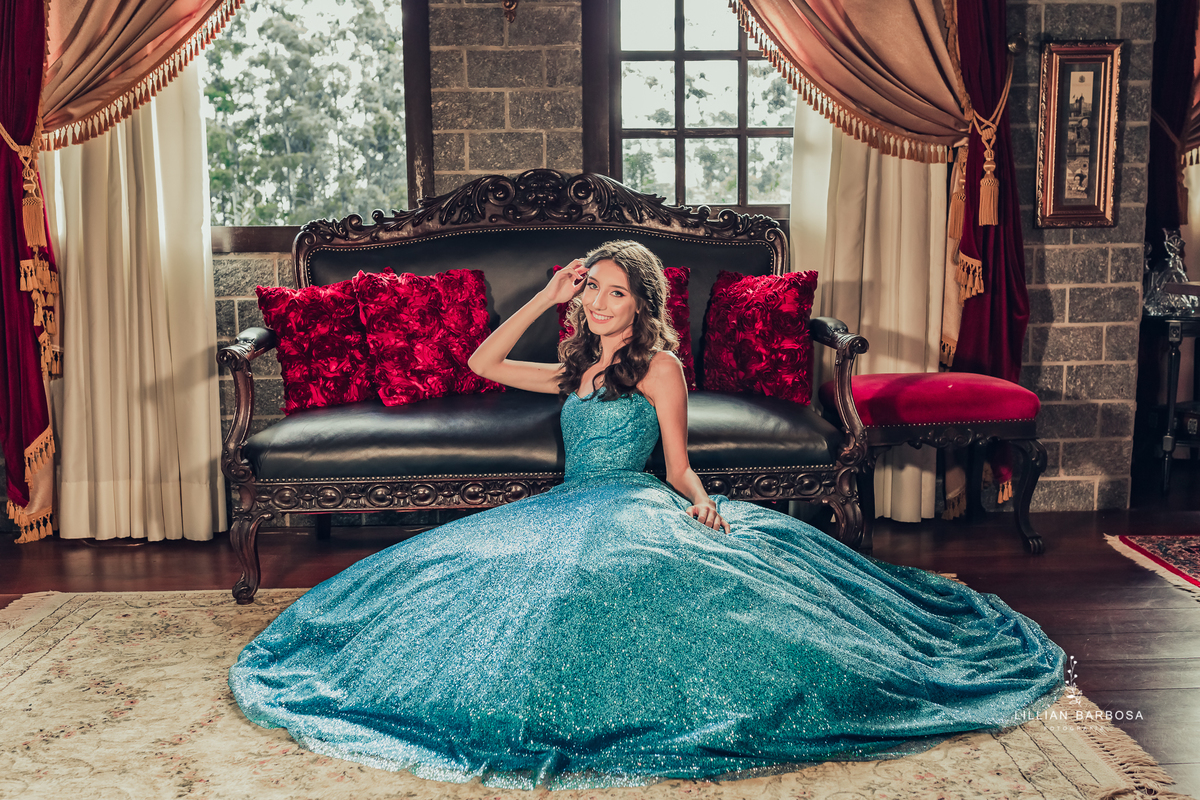 ensaio-de-15-anos-castelo-britanico-castelo-castelo-em-santa-catarina-vestido-azul-fotógrafa-de-santa-catarina-fotógrafos-de-santa-catarina-fotógrafa-de-lauro-muller-fotógrafos-de-lauro-muller-fotógrafa-de-15-anos-book-de-15-anos