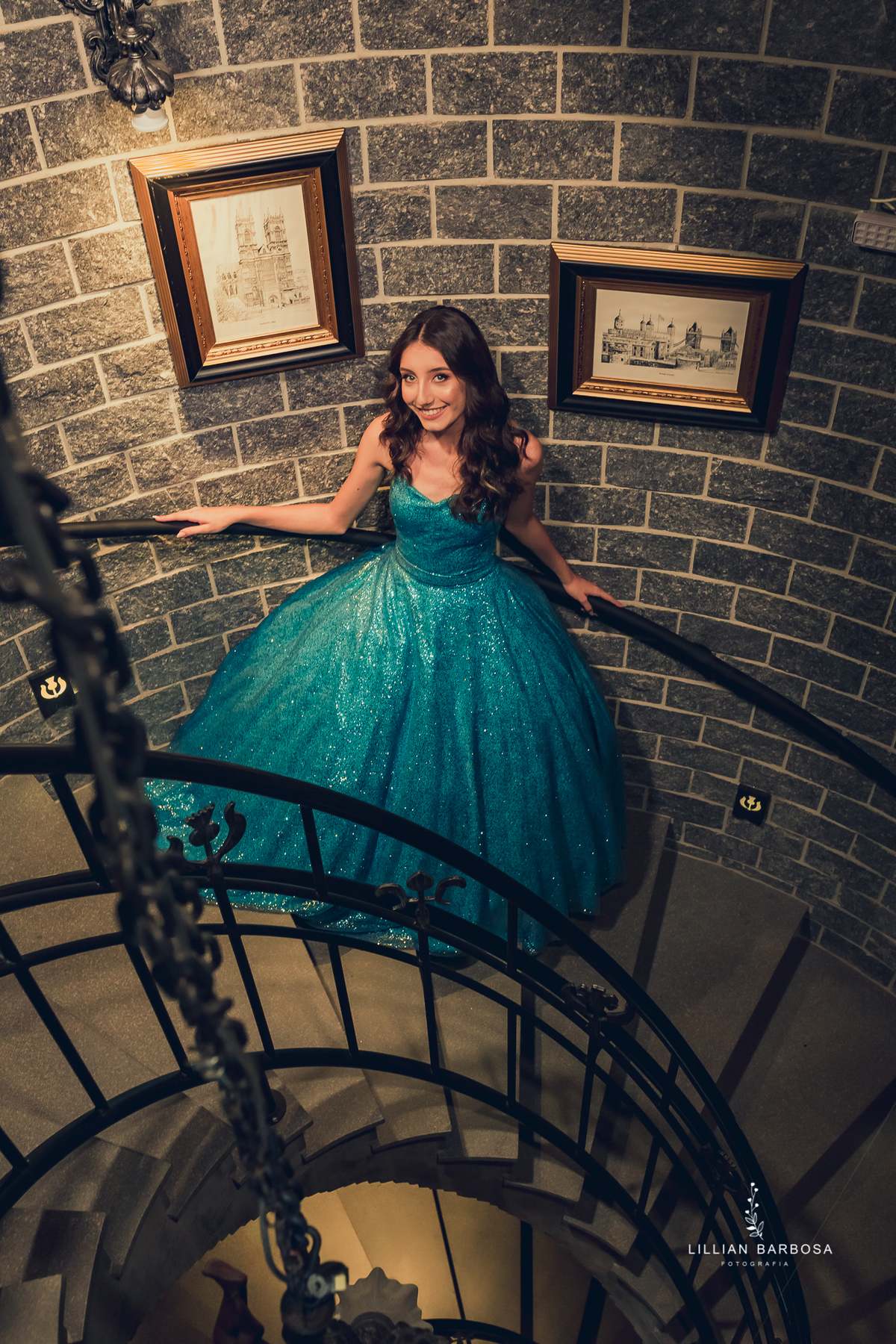 ensaio-de-15-anos-castelo-britanico-castelo-castelo-em-santa-catarina-vestido-azul-fotógrafa-de-santa-catarina-fotógrafos-de-santa-catarina-fotógrafa-de-lauro-muller-fotógrafos-de-lauro-muller-fotógrafa-de-15-anos-book-de-15-anos