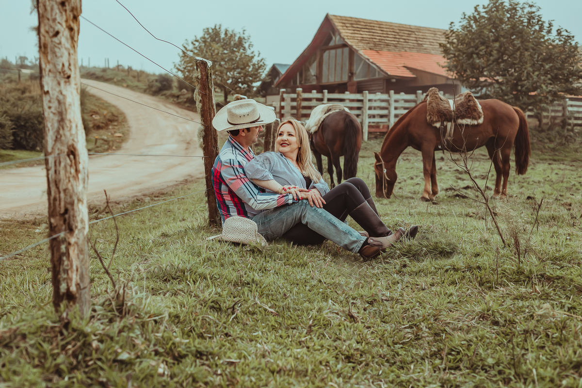 Ensaio-fotografico-casal-eco-resort-rio-do-rastro-fotografa-lillian-barbosa-fotos-no-resort-rio-do-rastro-bom-jardim-da-serra