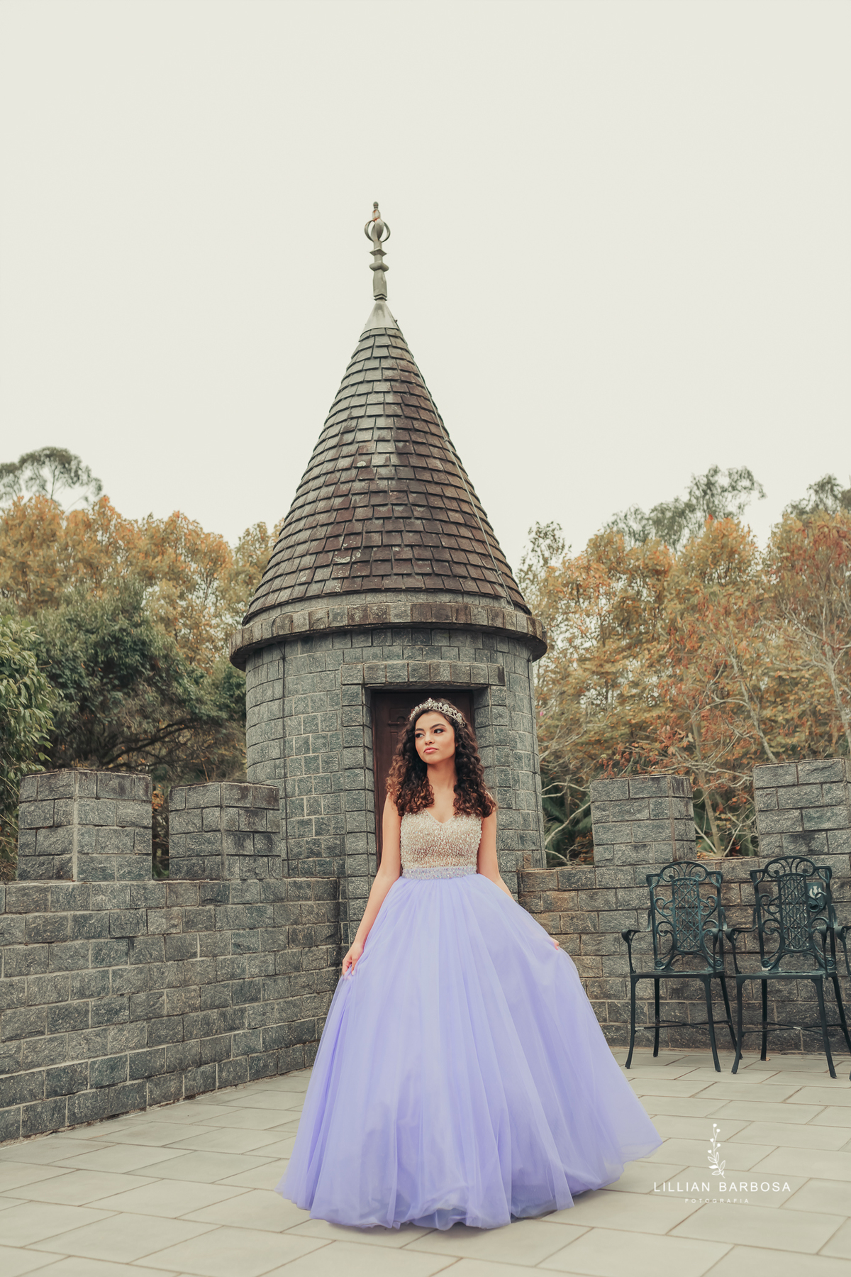 ensaio-de-15-anos-castelo-britanico-vestido-de-princesa-fotos-com-cavalo-pousada-sao-lourenço