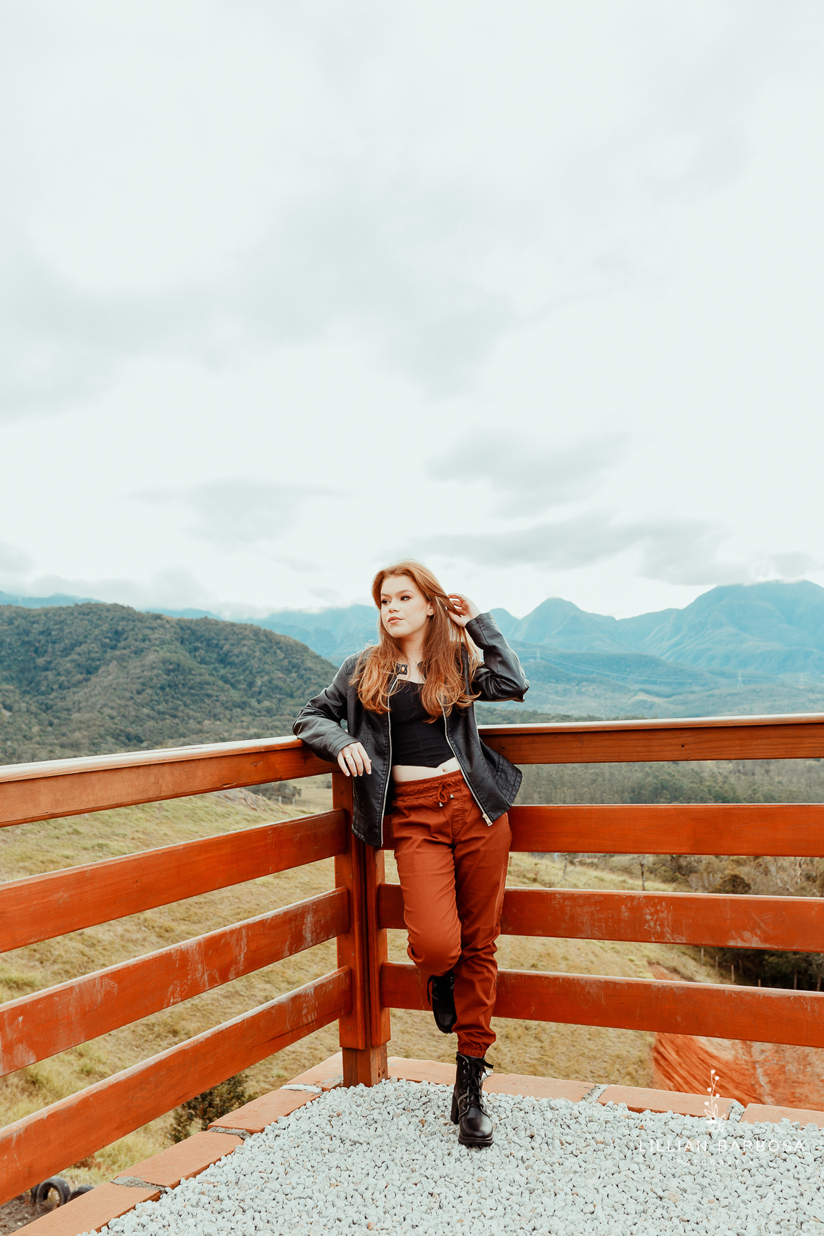 menina-lookde15-jaquetadecouro-mirantedodoze-serradoriodorastro-fotógrafadesantacatarina-fotógrafosdesantacatarina-fotógrafadelauromuller-fotógrafosdelauromuller-fotógrafade15anos-ensaiode15anos-ensaiodequinze-ensaiode15