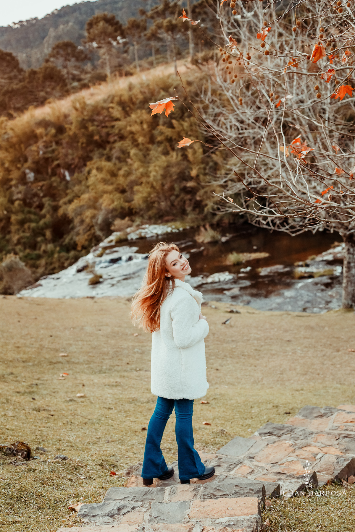 menina-lookde15-casacobranco-serradoriodorastro-churrascariacascata-bomjardim-fotógrafadesantacatarina-fotógrafosdesantacatarina-fotógrafadelauromuller-fotógrafosdelauromuller-fotógrafade15-ensaiode15-ensaiodequinze-ensaiode15anos