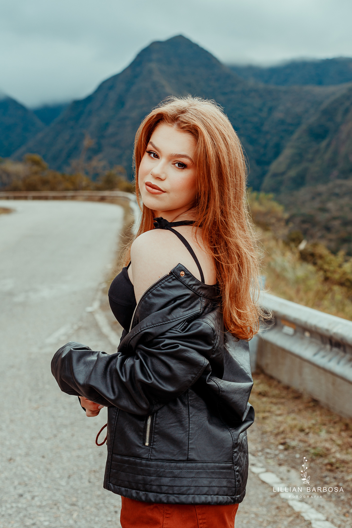 menina-lookde15-jaquetadecouro-mirantedodoze-serradoriodorastro-fotógrafadesantacatarina-fotógrafosdesantacatarina-fotógrafadelauromuller-fotógrafosdelauromuller-fotógrafade15anos-ensaiode15anos-ensaiodequinze-ensaiode15