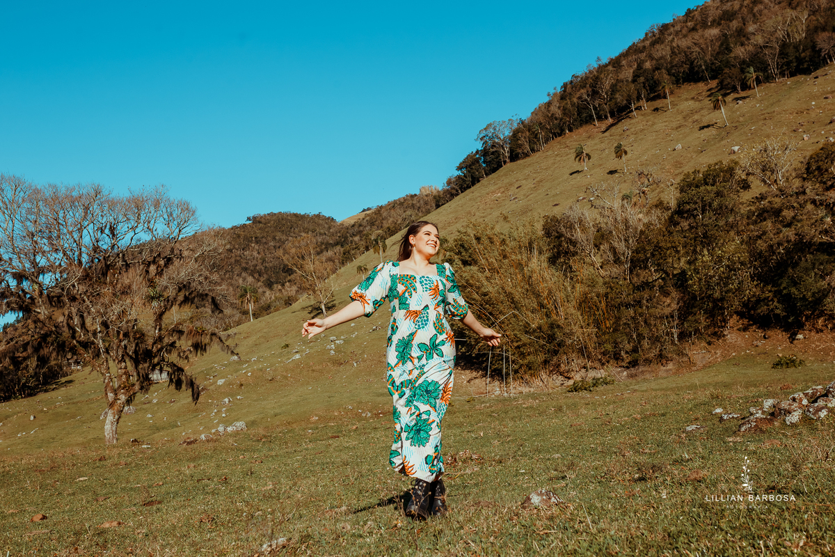 menina-lookde15-vestido-estampadeflores-serradoriodorastro-fotógrafadesantacatarina-fotógrafosdesantacatarina-fotógrafadelauromuller-fotógrafosdelauromuller-fotógrafade15-fotógrafosde15-ensaiode15-ensaiode15anos-ensaiodequinzeanos