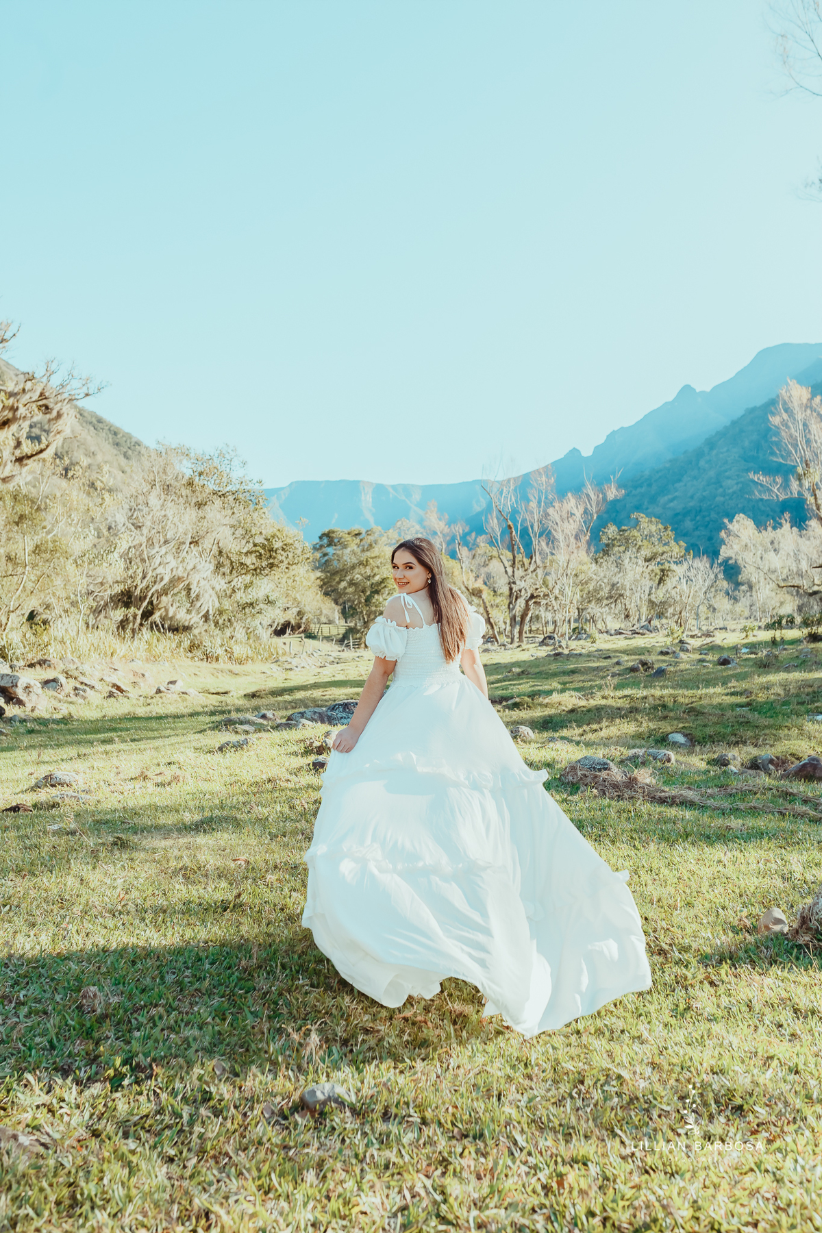 menina-lookde15-vestido-vestidobranco-serradoriodorastro-fotógrafadesantacatarina-fotógrafosdesantacatarina-fotógrafadelauromuller-fotógrafosdelauromuller-fotógrafade15-fotógrafosde15-ensaiode15-ensaiode15anos-ensaiodequinzeanos