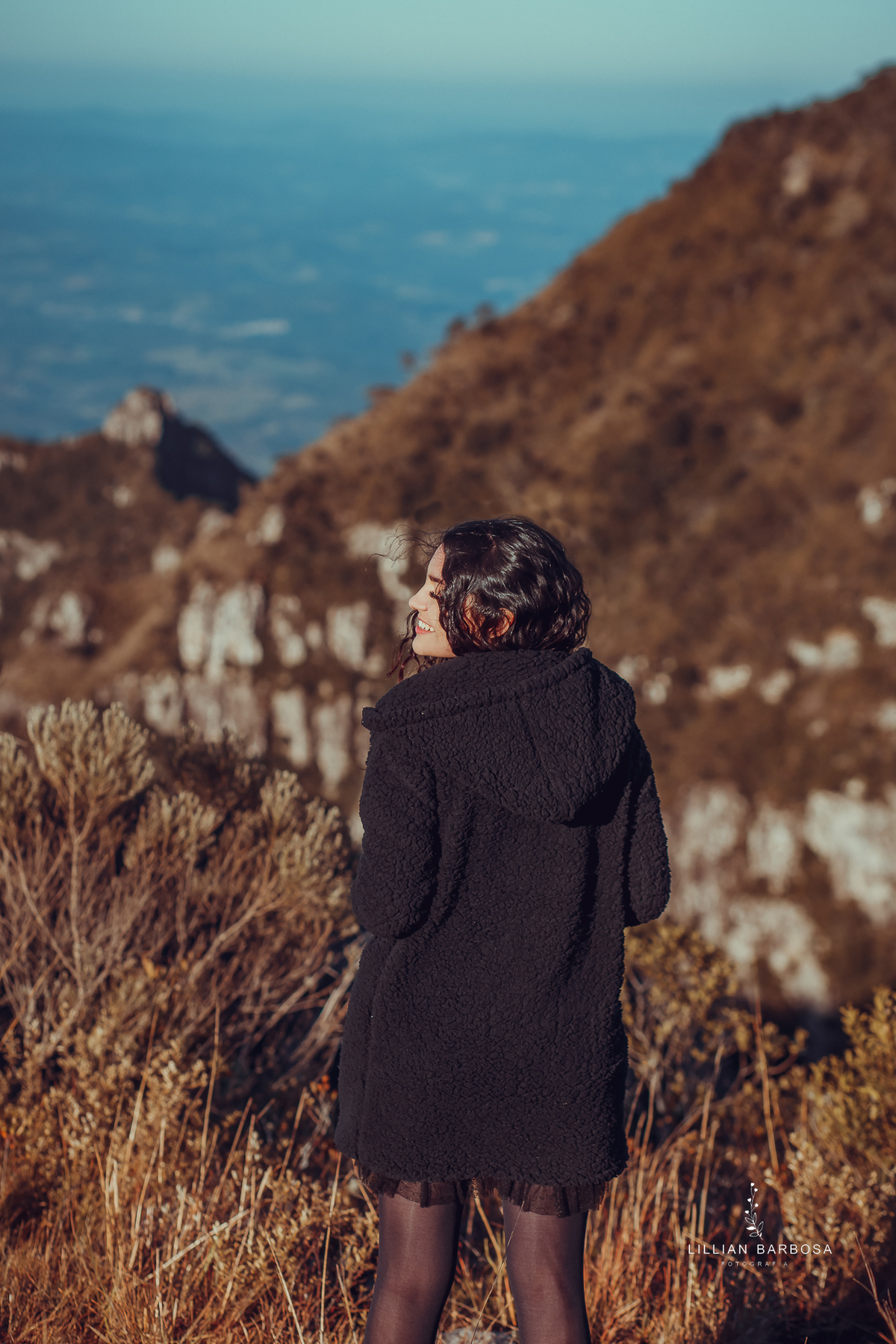 ensaio-de-15-anos-book-de-15-anos-serra-do-rio-do-rastro-mirante-do-doze-jaqueta-jeans-vestido-preto-estampado-teddy-preto-fotógrafos-de-santa-catarina-fotógrafos-de-lauro-muller-fotógrafa-de-15-anos