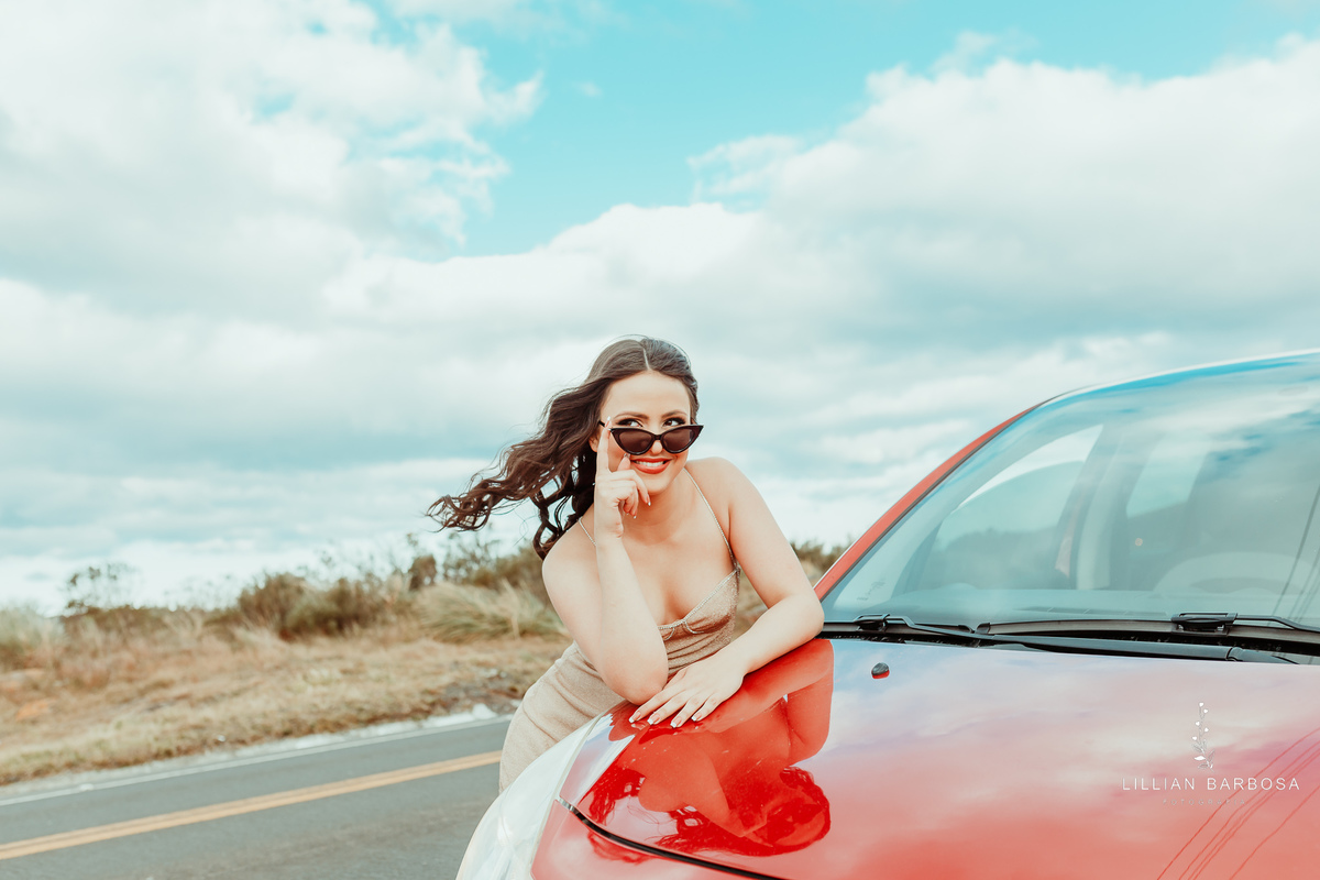 menina-vestido-carro-óculos-serradoriodorastro-fotógrafadesantacatarina-fotógrafosdesantacatarina-fotógrafadelauromuller-fotógrafosdelauromuller