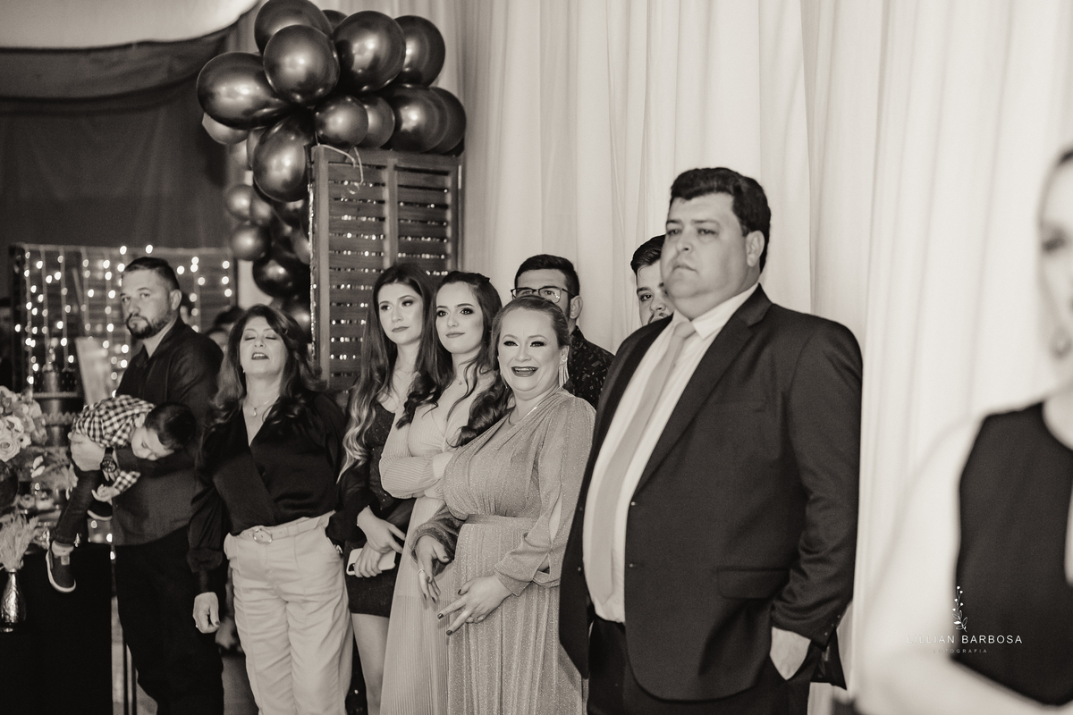 convidados-família-15anos-festa-festade15anos-homenagem-fotógrafadesantacatarina-fotógrafosdesantacatarina-fotógrafadelauromuller-fotógrafosdelauromuller-fotógrafade15anos-fotógrafosde15anos-festadedebutante