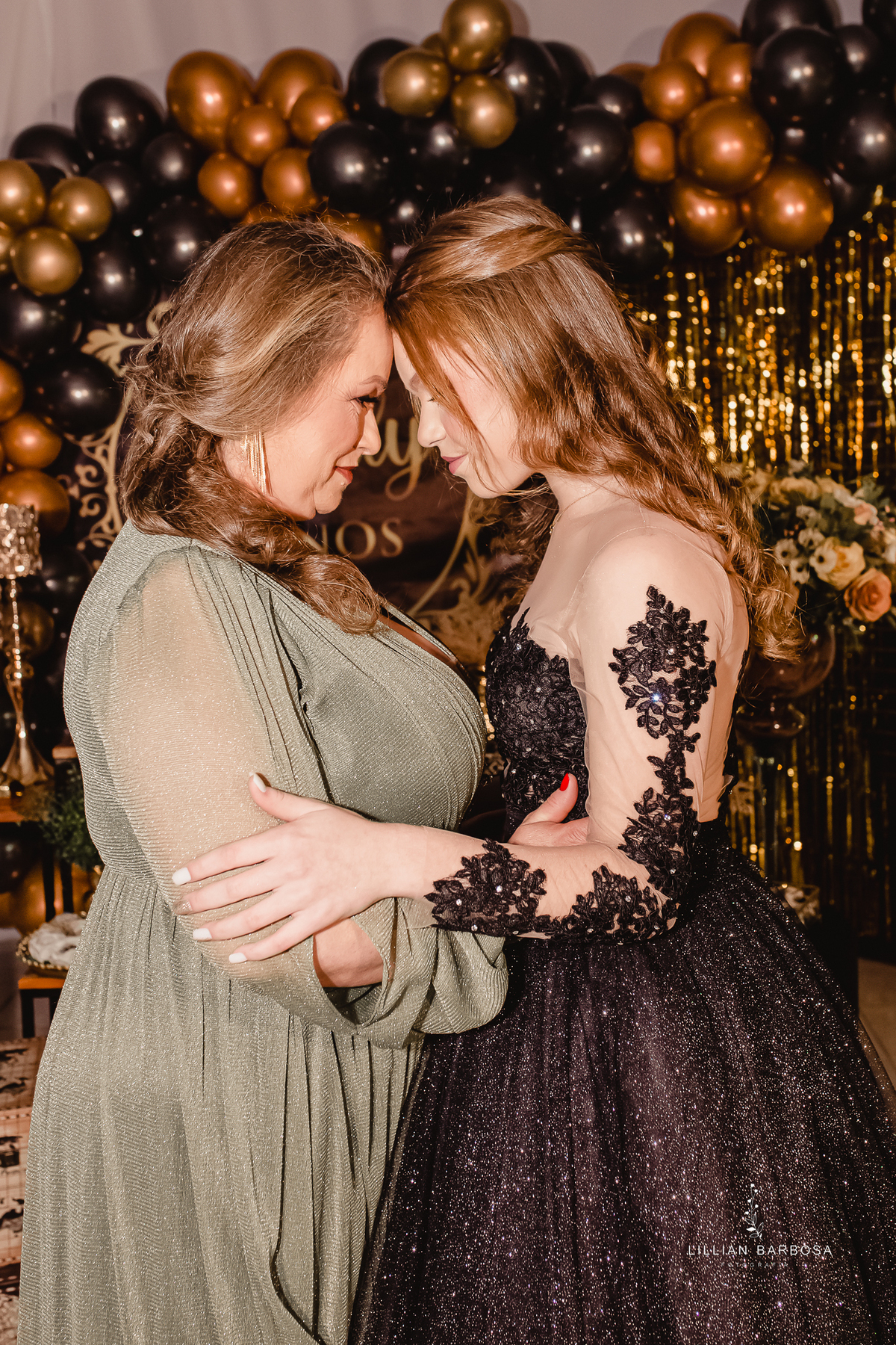 menina-vestido-15anos-festa-festade15anos-família-mãe-fotógrafadesantacatarina-fotógrafosdesantacatarina-fotógrafadelauromuller-fotógrafosdelauromuller-fotógrafade15anos-fotógrafosde15anos-festadedebutante