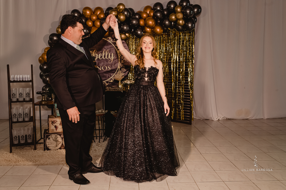 menina-vestido-15anos-festa-festade15anos-família-pai-fotógrafadesantacatarina-fotógrafosdesantacatarina-fotógrafadelauromuller-fotógrafosdelauromuller-fotógrafade15anos-fotógrafosde15anos-festadedebutante