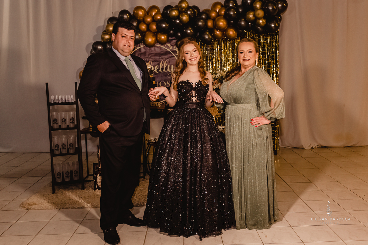 menina-vestido-15anos-festa-festade15anos-família-mãe-pai-fotógrafadesantacatarina-fotógrafosdesantacatarina-fotógrafadelauromuller-fotógrafosdelauromuller-fotógrafade15anos-fotógrafosde15anos-festadedebutante